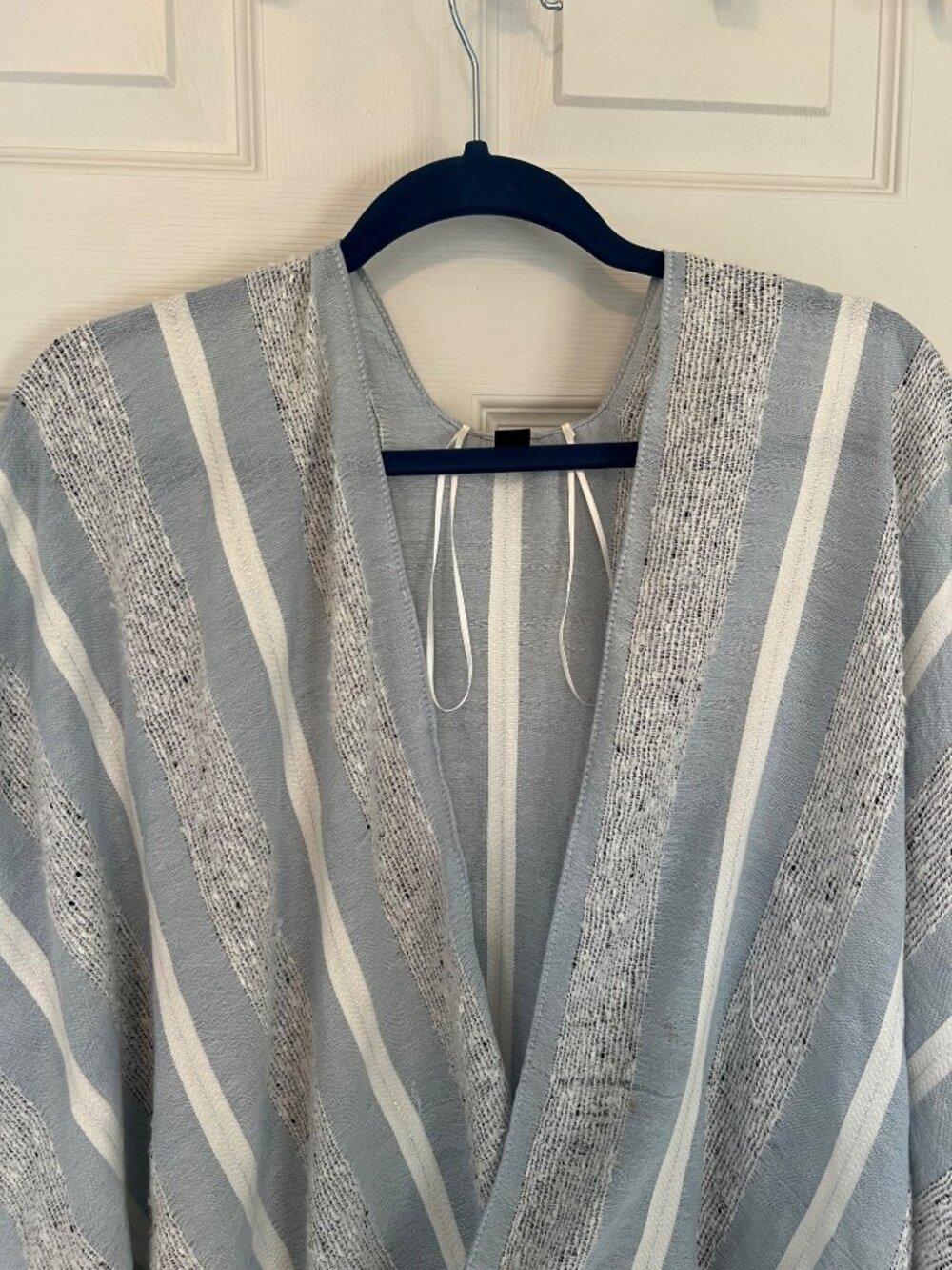 Ann Taylor Blue White Striped Lightweight Kimono Poncho Cardigan Cover Up Coasta - Picture 3 of 7